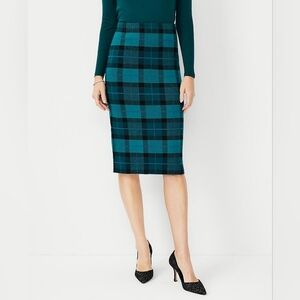 Ann Taylor Plaid Pencil Skirt in Teal and Black